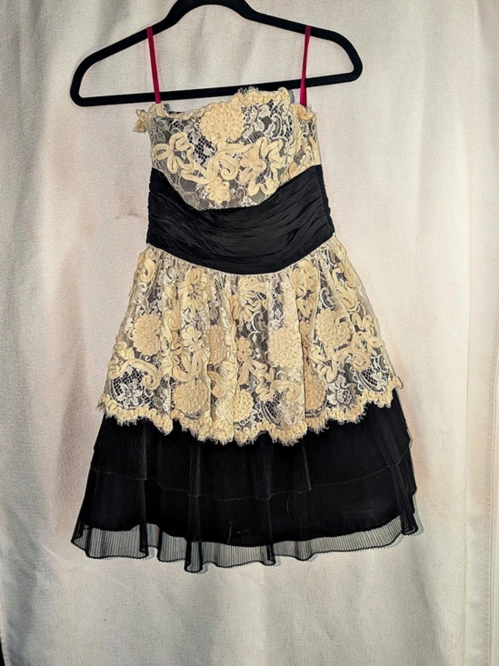 Betsey Johnson Floral Lace Mini Dress Black & Cream Size 4 Like New